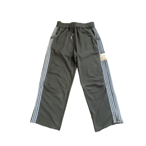 2 The GV Gallery Triple Black Lil Leon The GV Gallery Triple Black Lil Leon Flared Sweatpant